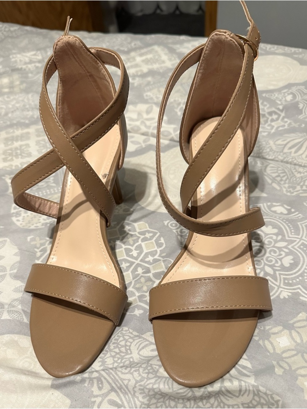 NWOT Classic Neutral Strappy Block Heel Sandals